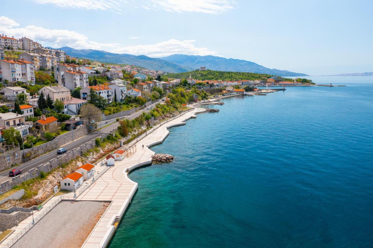 Apartments By The Beach Adela Senj Senj  Luaran gambar