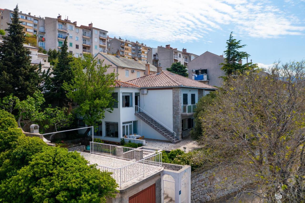 Apartments By The Beach Adela Senj Senj  Luaran gambar