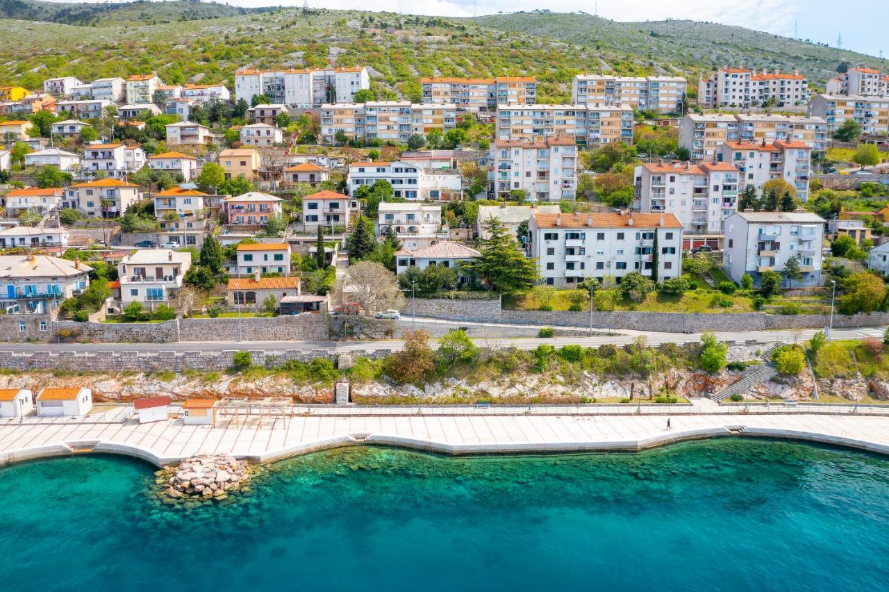 Apartments By The Beach Adela Senj Senj  Luaran gambar