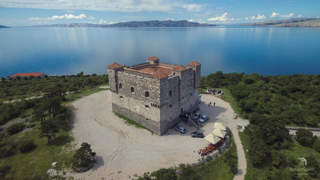 Apartments By The Beach Adela Senj Senj  Luaran gambar