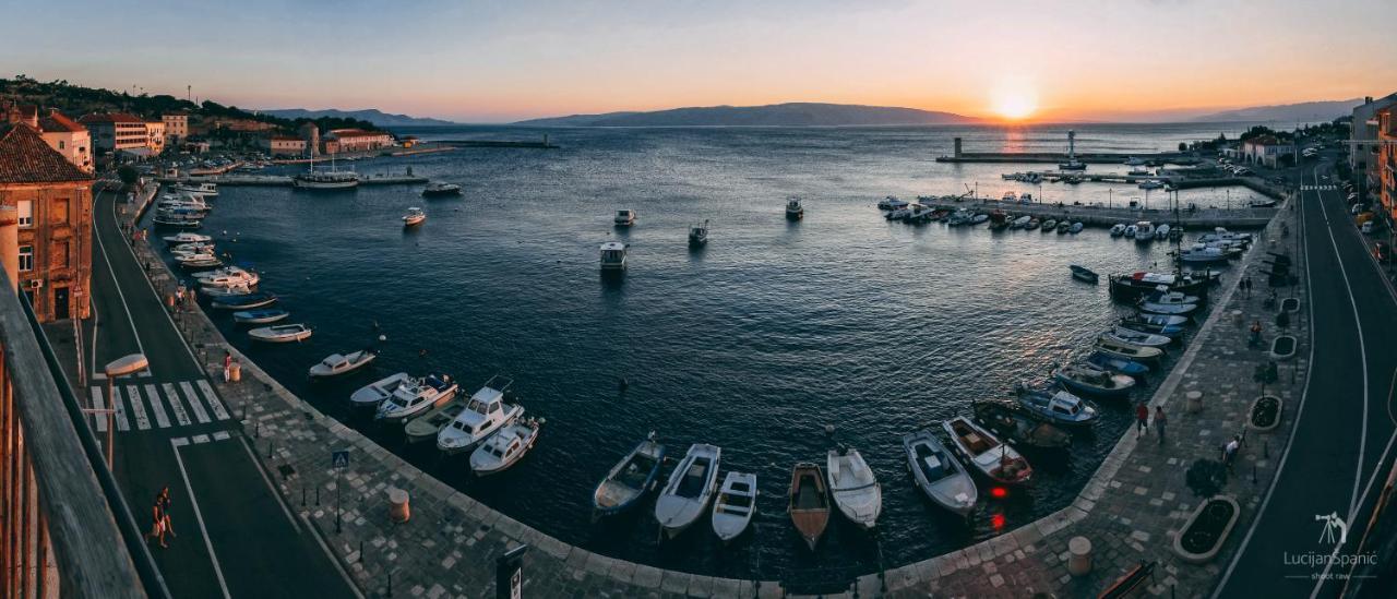 Apartments By The Beach Adela Senj Senj  Luaran gambar