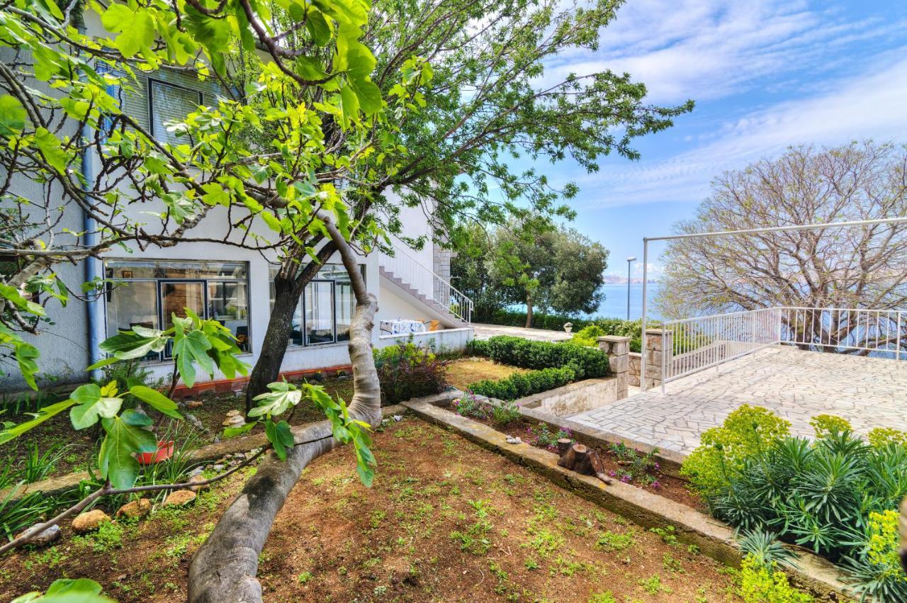 Apartments By The Beach Adela Senj Senj  Luaran gambar