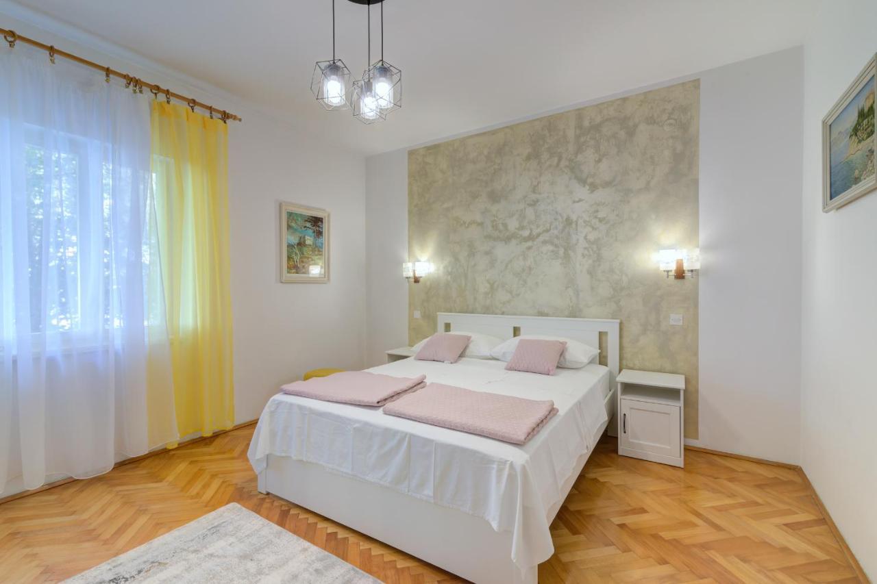 Apartments By The Beach Adela Senj Senj  Luaran gambar