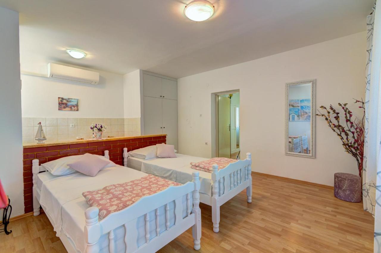 Apartments By The Beach Adela Senj Senj  Luaran gambar