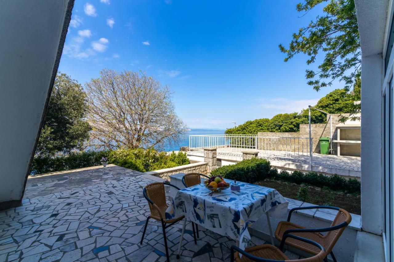 Apartments By The Beach Adela Senj Senj  Luaran gambar