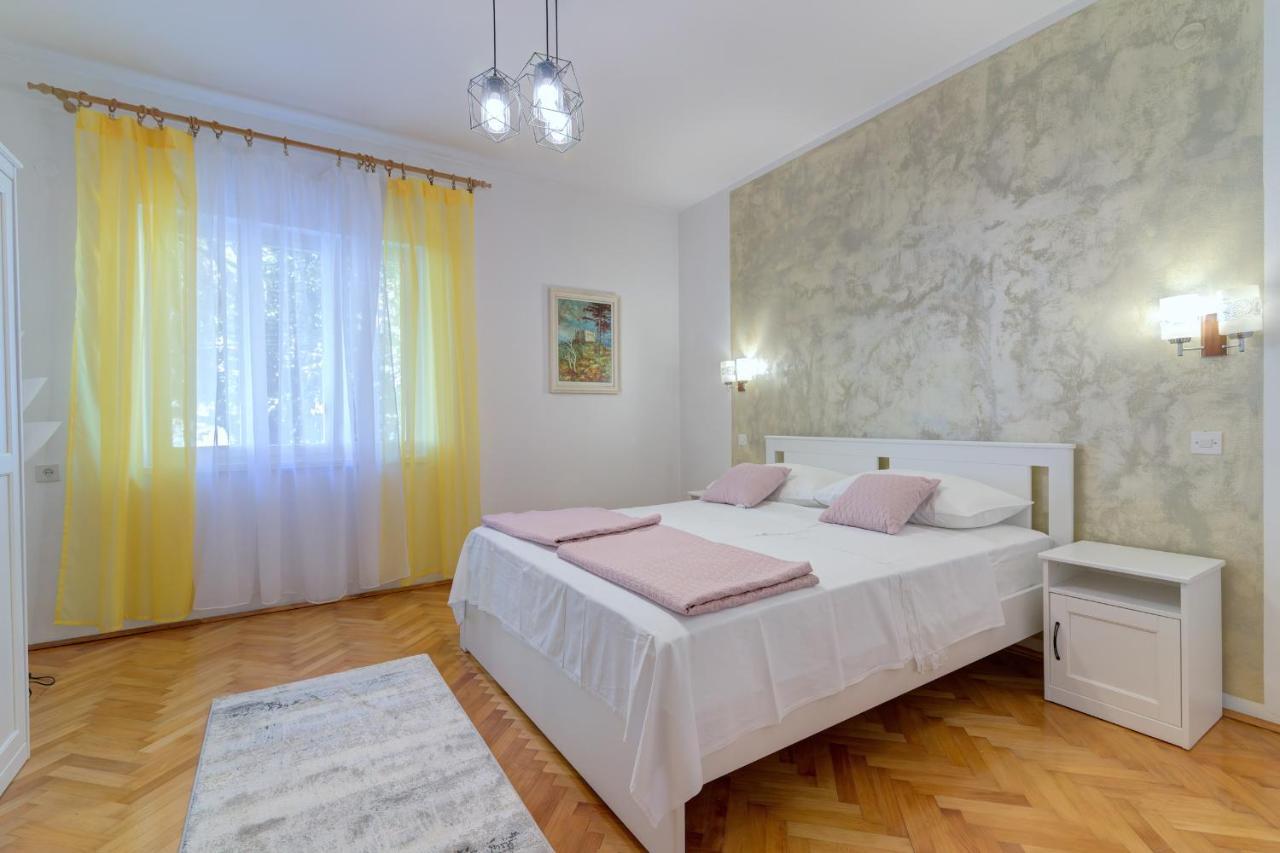 Apartments By The Beach Adela Senj Senj  Luaran gambar