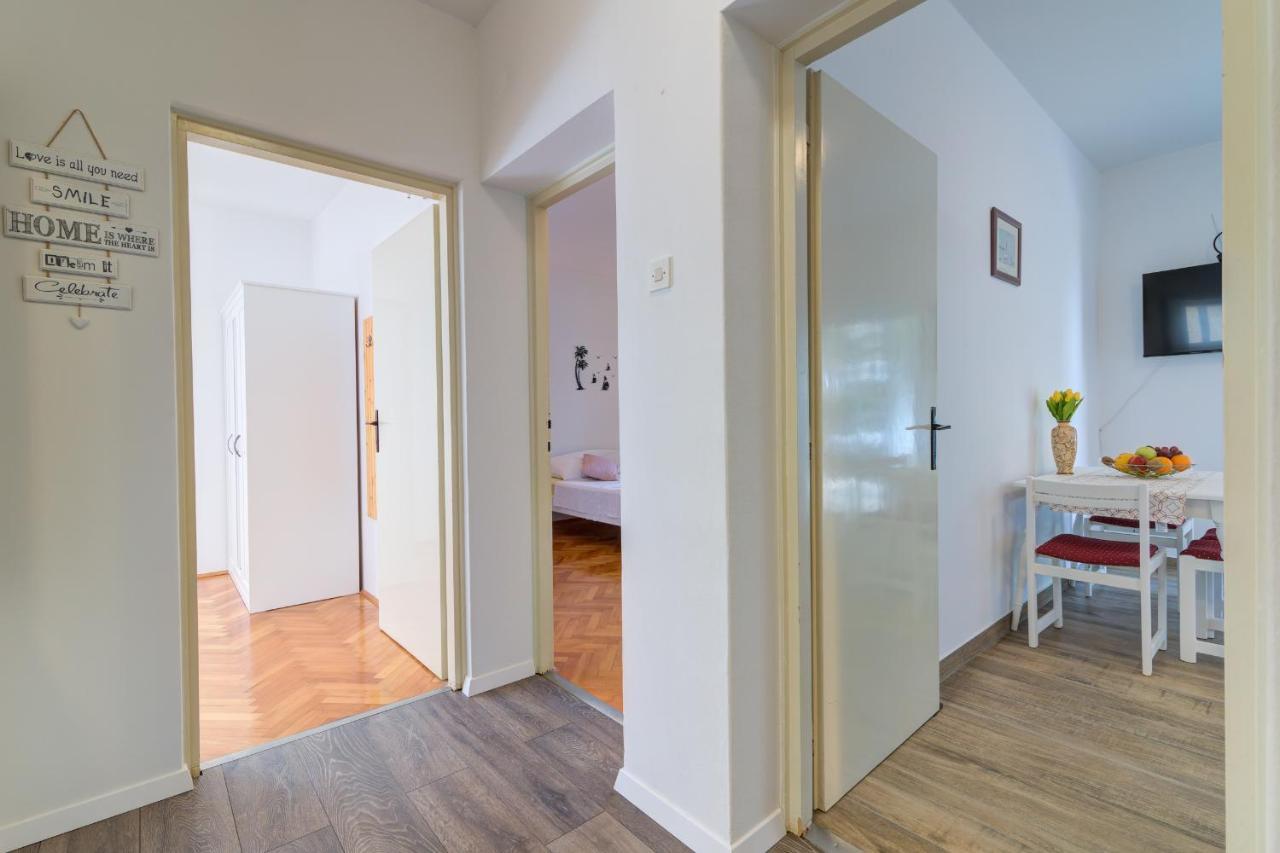 Apartments By The Beach Adela Senj Senj  Luaran gambar