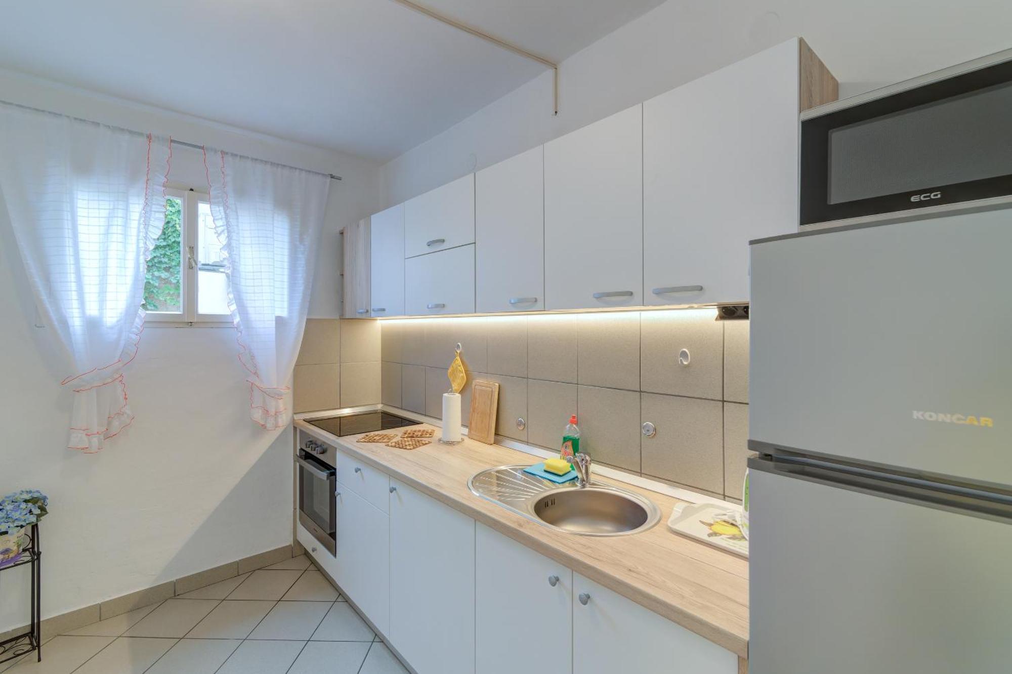 Apartments By The Beach Adela Senj Senj  Luaran gambar